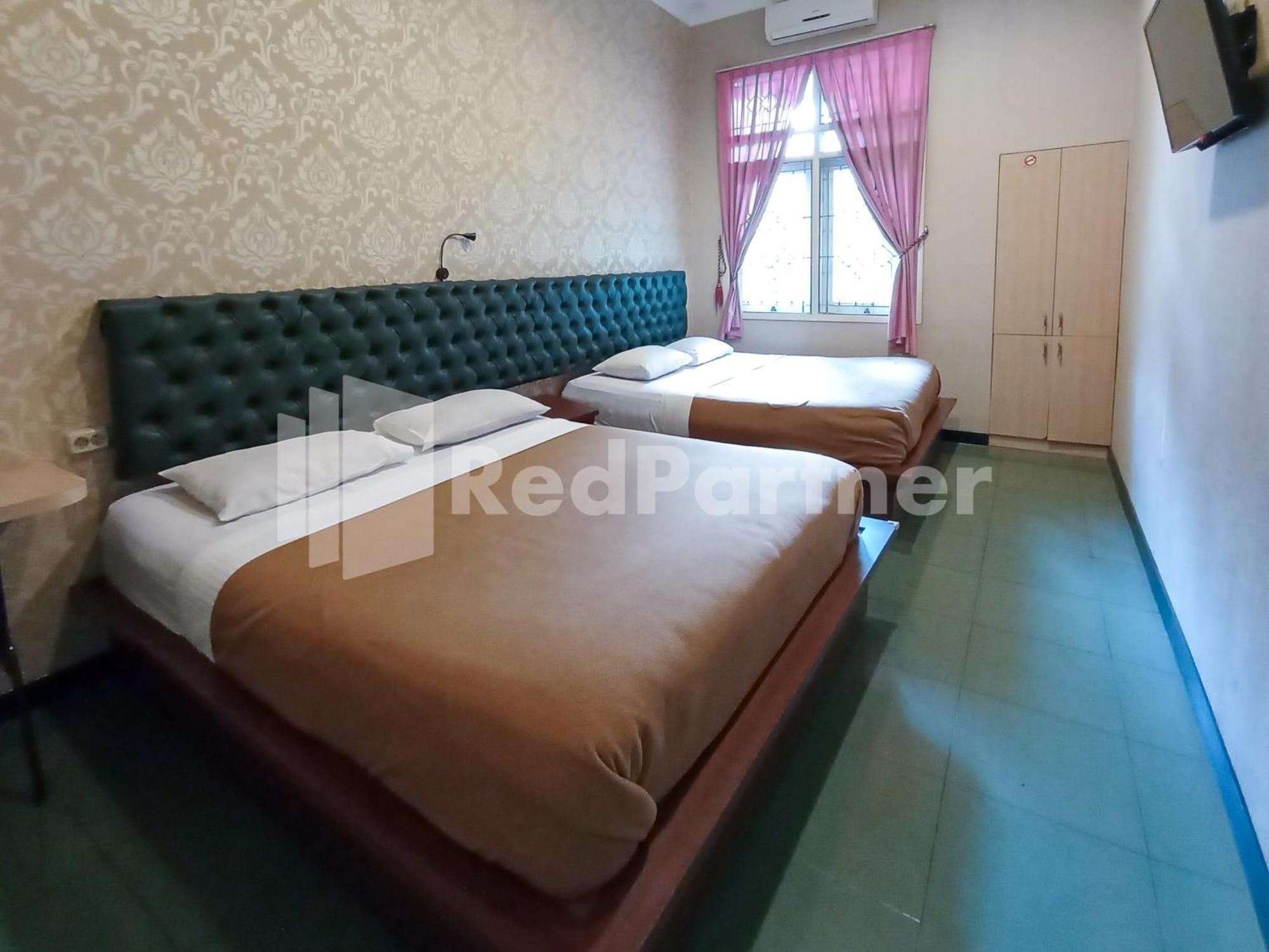 Nillo Hotel Kebumen Mitra Reddoorz מראה חיצוני תמונה