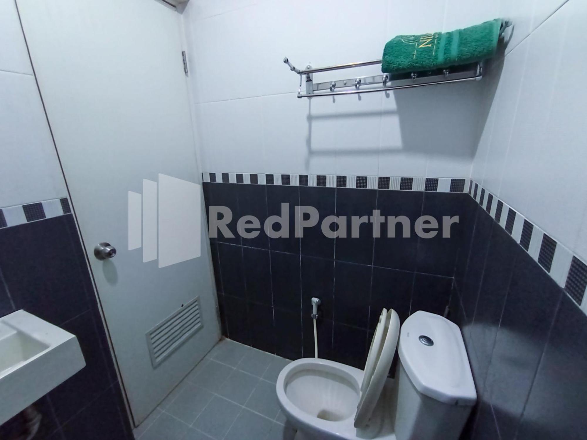 Nillo Hotel Kebumen Mitra Reddoorz מראה חיצוני תמונה