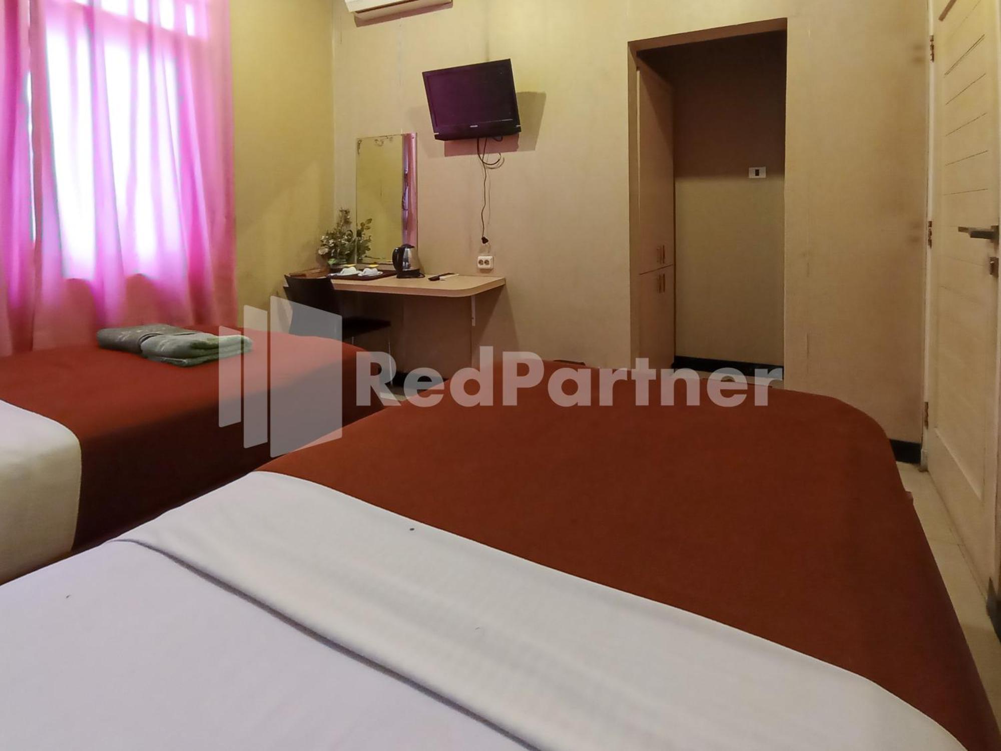Nillo Hotel Kebumen Mitra Reddoorz מראה חיצוני תמונה