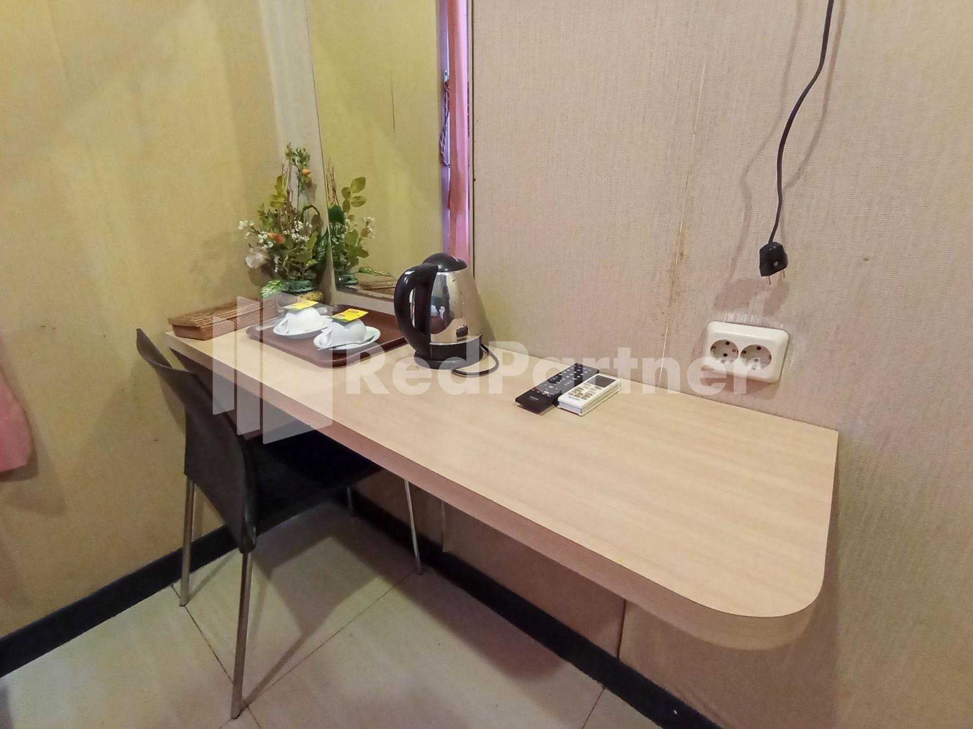 Nillo Hotel Kebumen Mitra Reddoorz מראה חיצוני תמונה