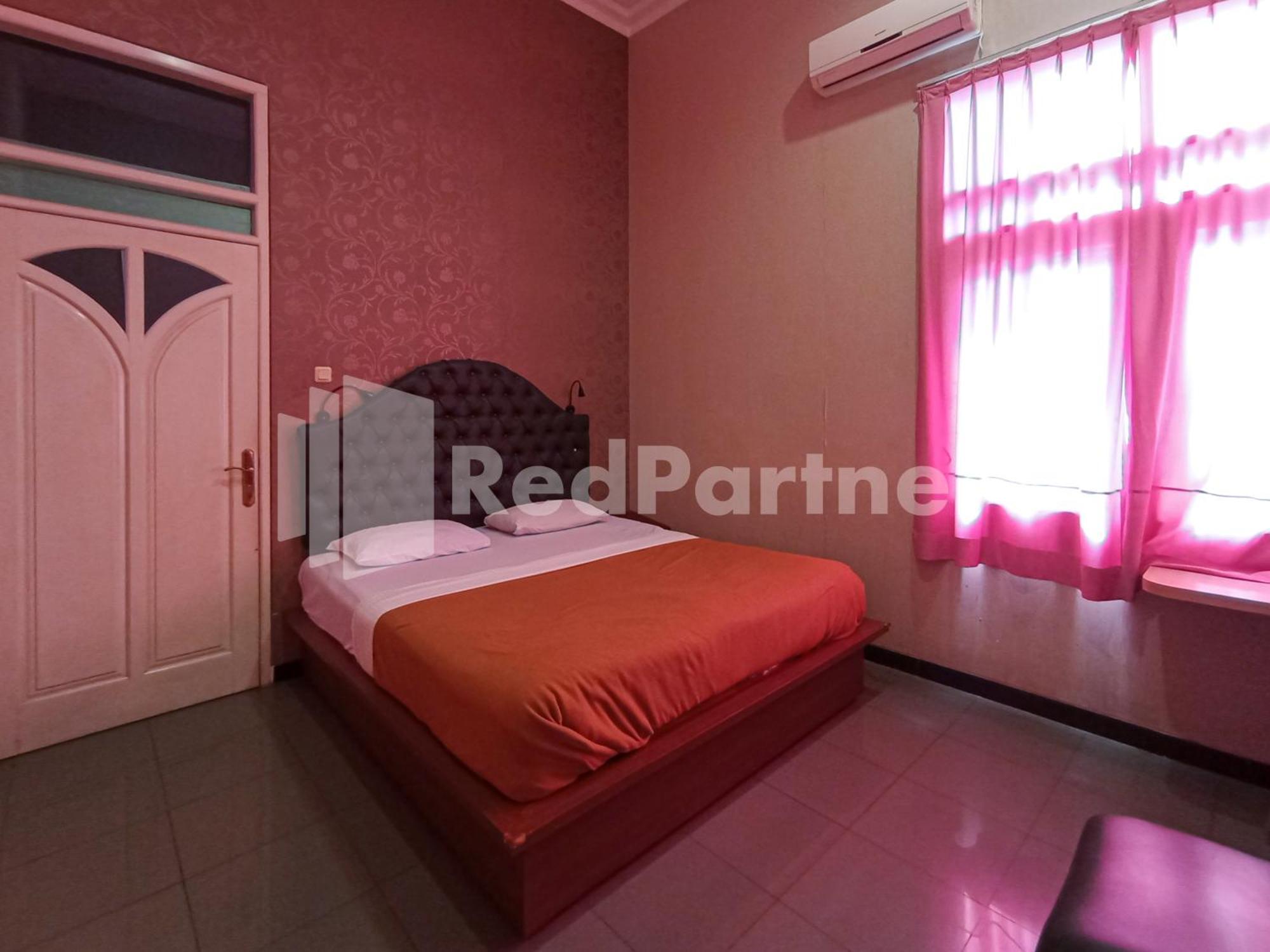 Nillo Hotel Kebumen Mitra Reddoorz מראה חיצוני תמונה