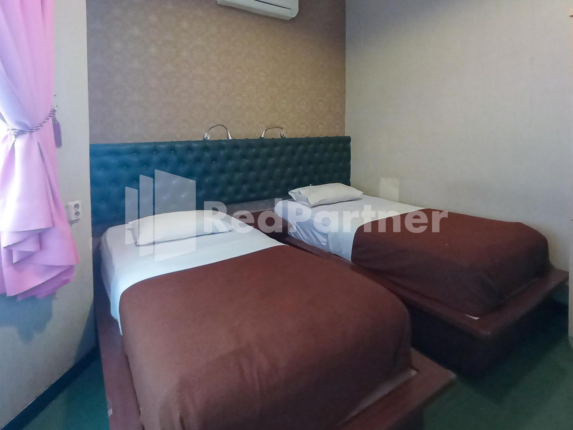 Nillo Hotel Kebumen Mitra Reddoorz מראה חיצוני תמונה