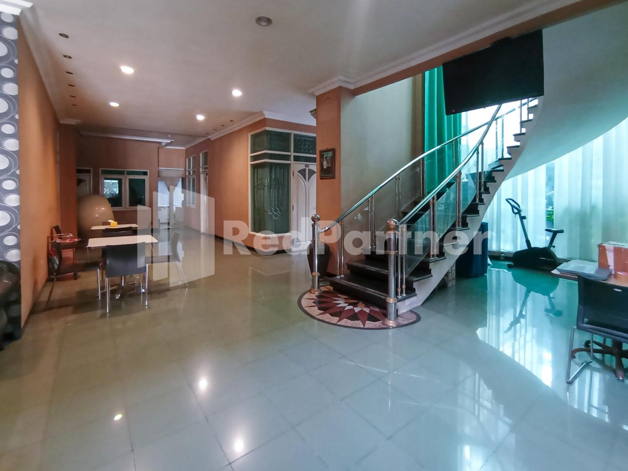 Nillo Hotel Kebumen Mitra Reddoorz מראה חיצוני תמונה