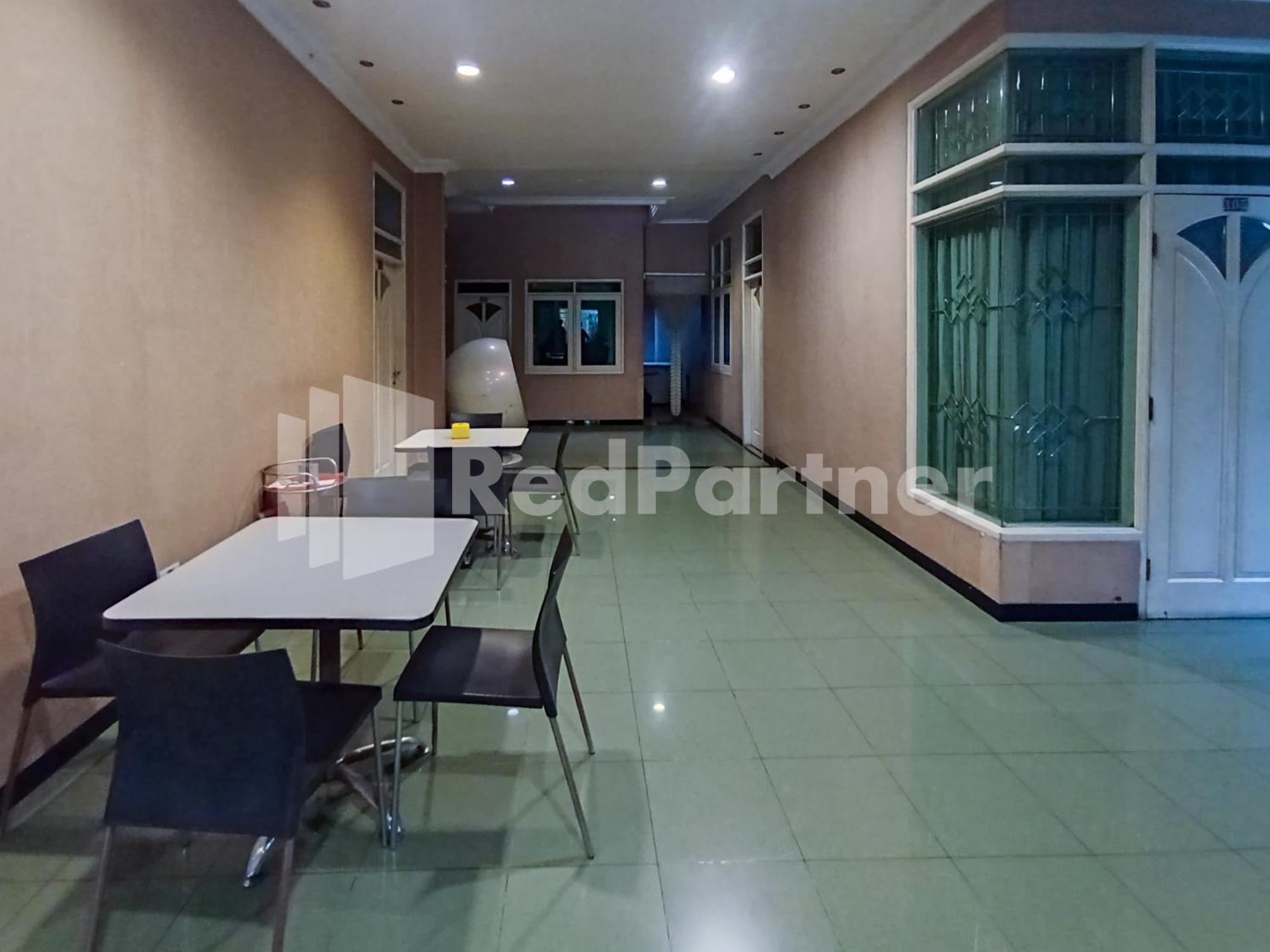 Nillo Hotel Kebumen Mitra Reddoorz מראה חיצוני תמונה