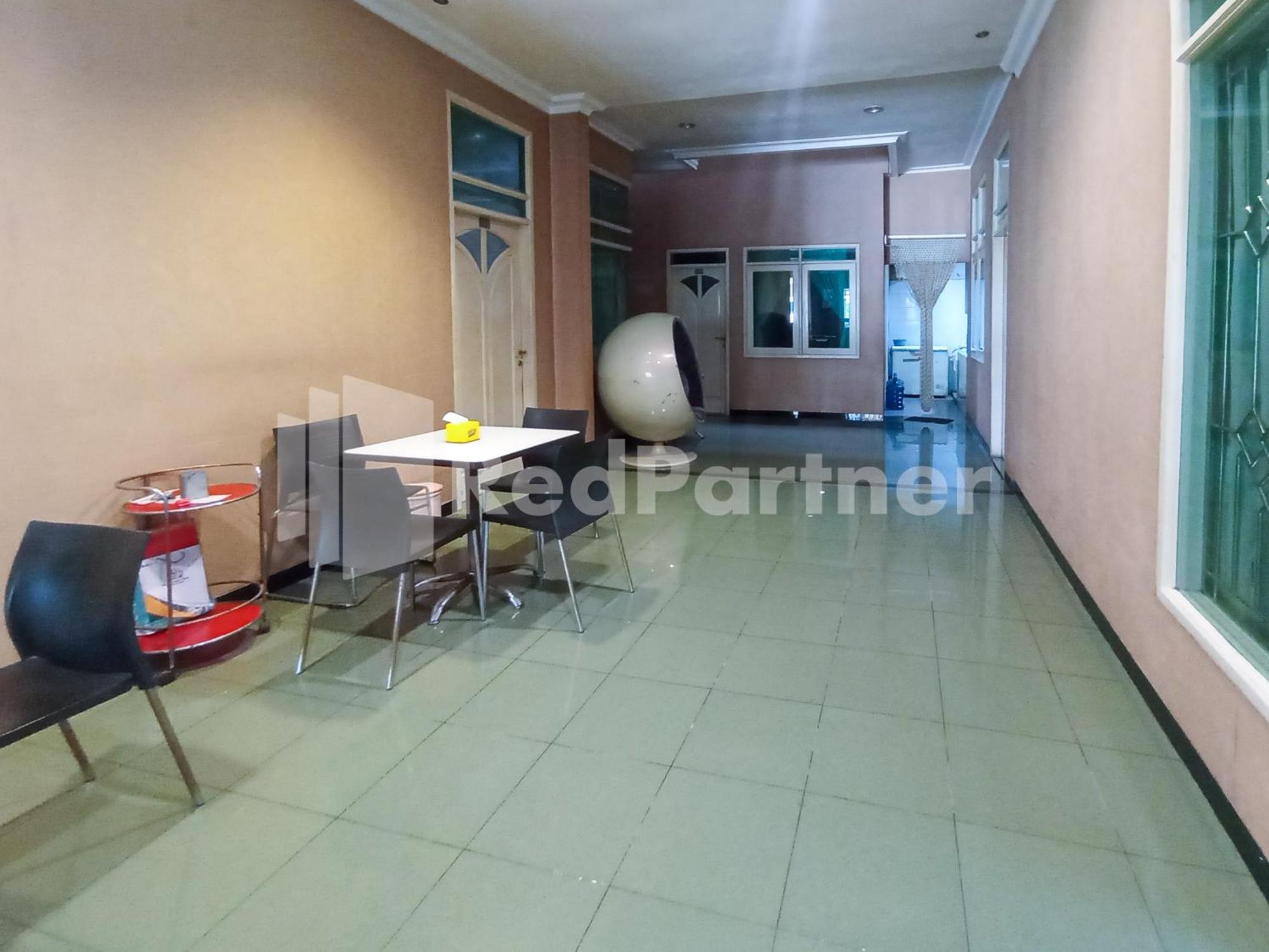 Nillo Hotel Kebumen Mitra Reddoorz מראה חיצוני תמונה